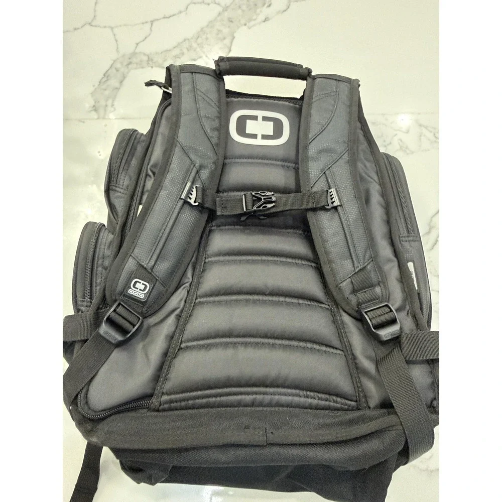 Ogio Black 19